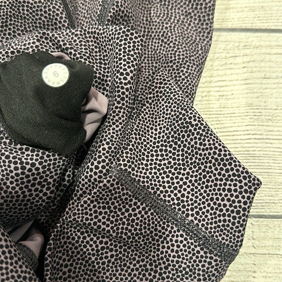 🍋Women’s Lululemon Wunder Under Crop Hi-Rise Full On Luxtreme 21” size 6🍋 - Picture 11 of 16
